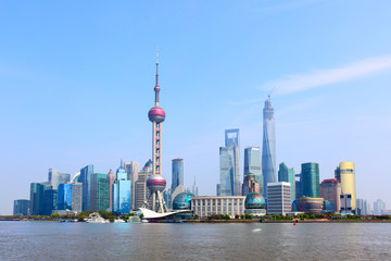 Papier peint photo Shanghai Shanghai et ses tours futuristes  © Roman Sigaev