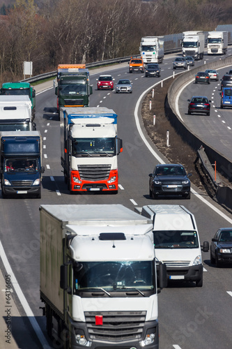 Lastwagen auf der Autobahn