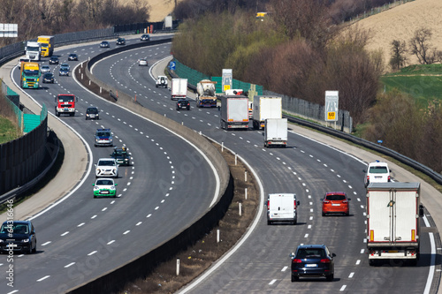 Lastwagen auf der Autobahn