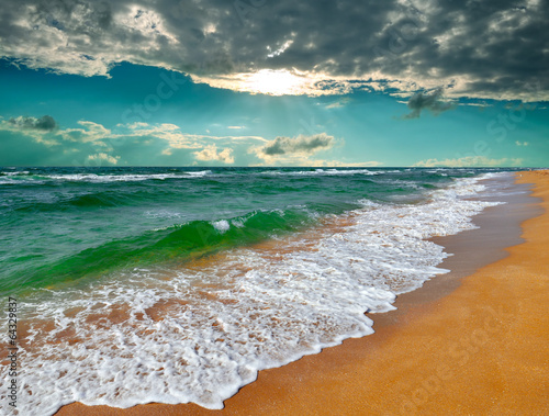 Fototapeta Naklejka Na Ścianę i Meble -  Tropical sunrise over the sea