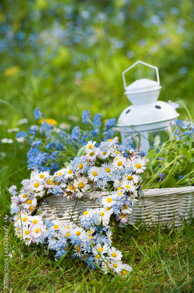 Romantik im Garten StockFoto Adobe Stock