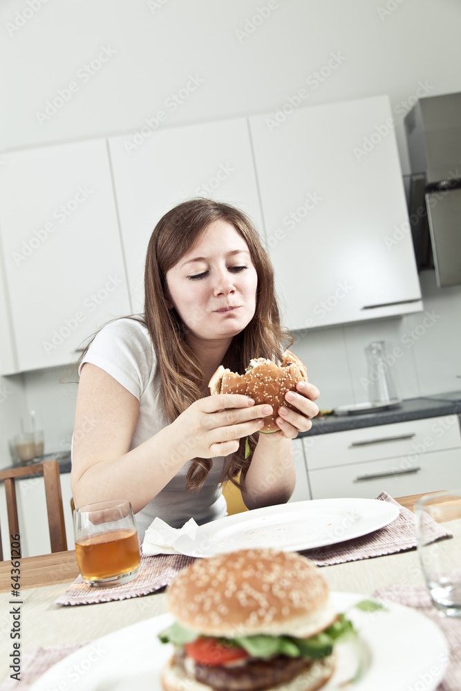 Burger auf dem tisch