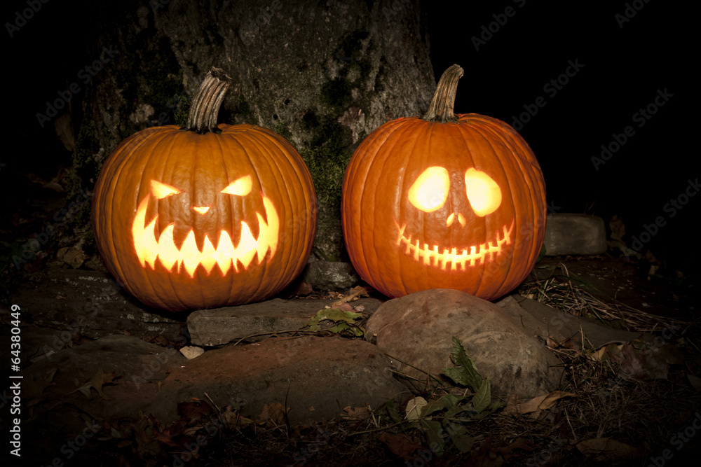 Obraz premium Spooky Jack-o-lanterns Outdoors