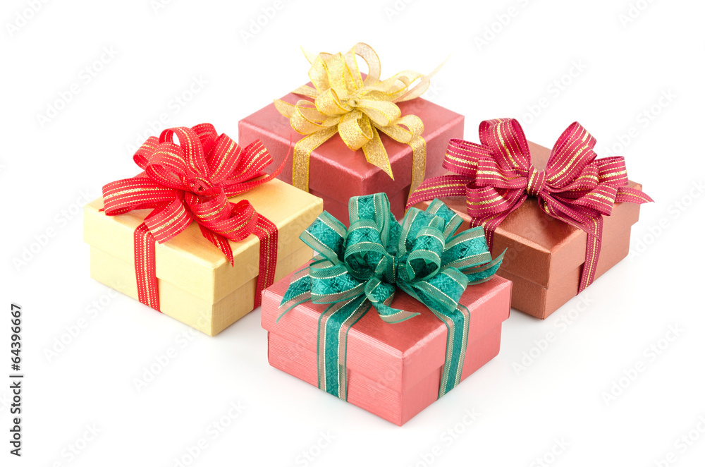 Fototapeta premium Gift box isolated white background