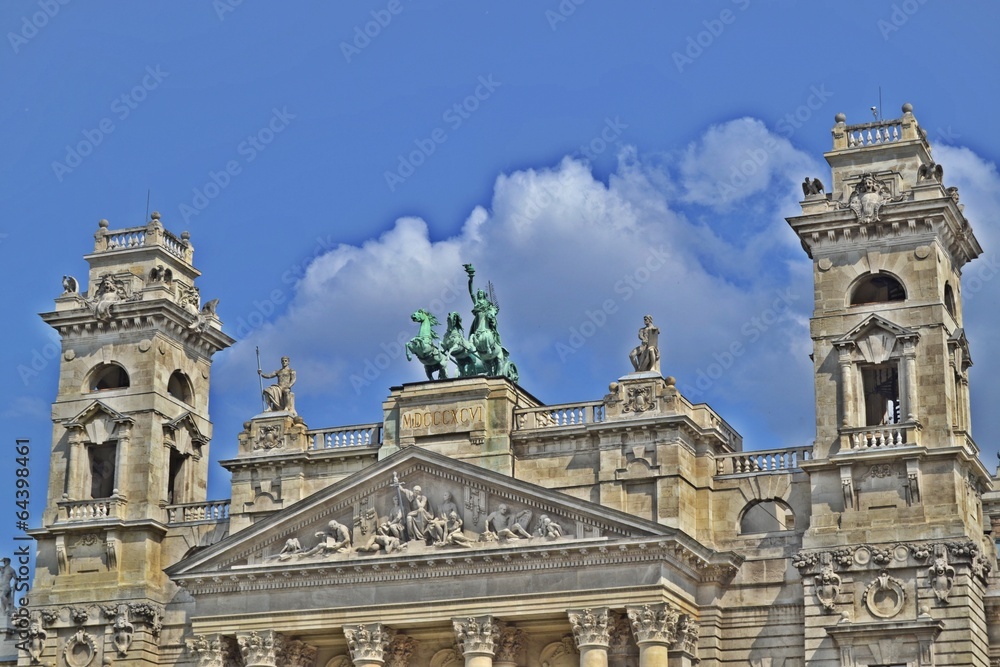 Fassade des Ethnografischen Museums in Budapest