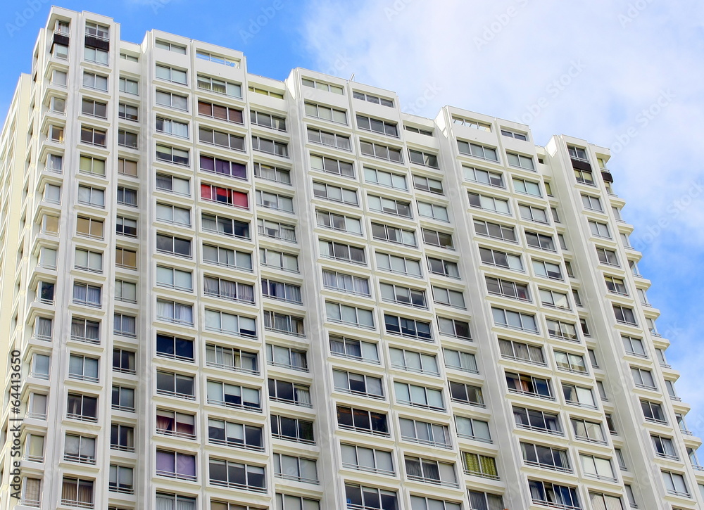 logements parisiens dans grand immeuble