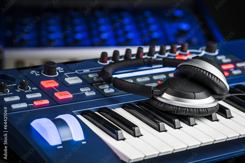 Naklejka premium synthesizer