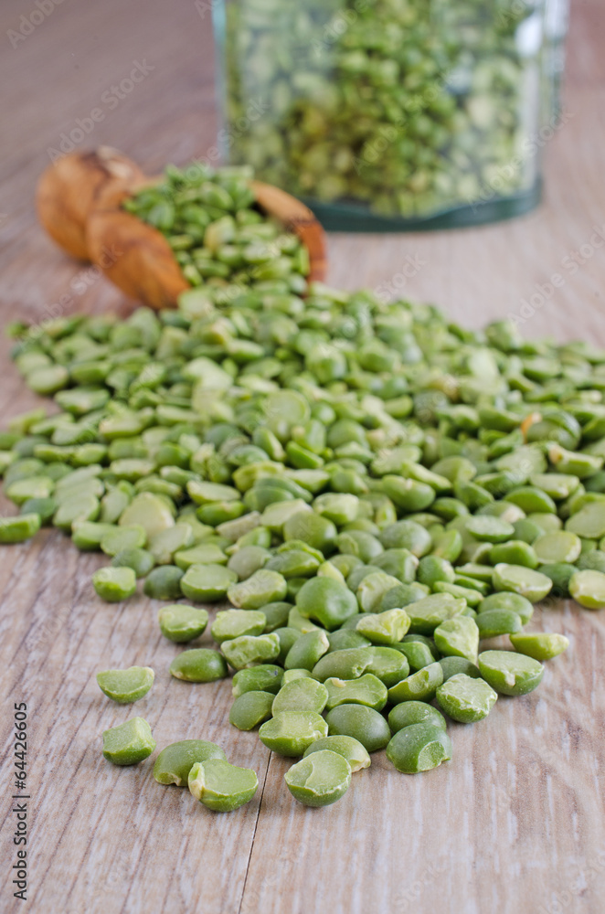 Dried green peas