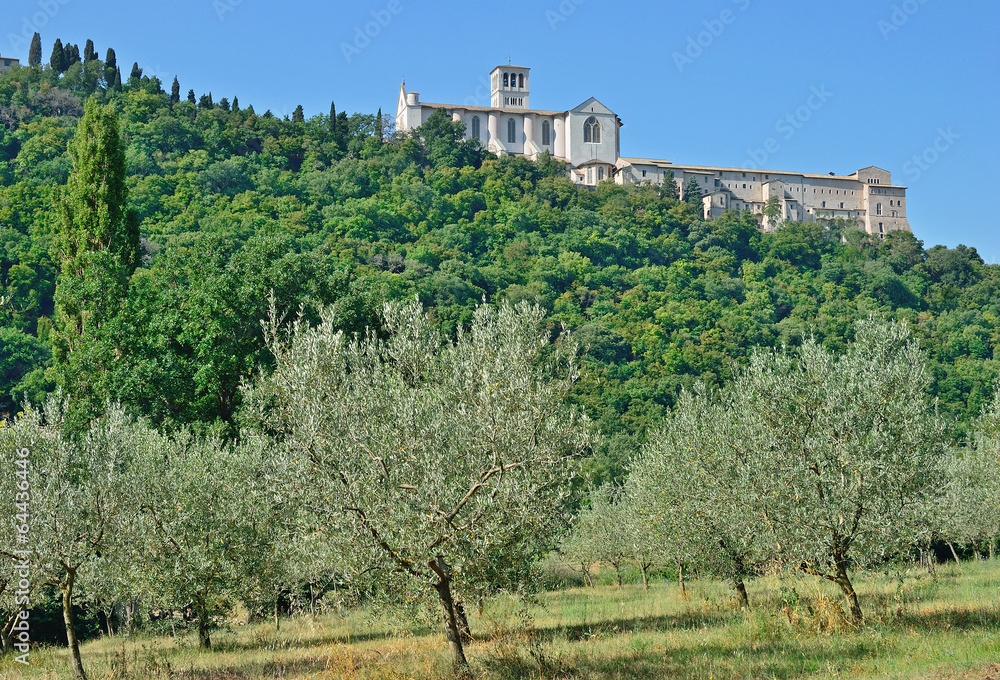 die berühmte Basilika San Francesco in Assisi in Umbrien