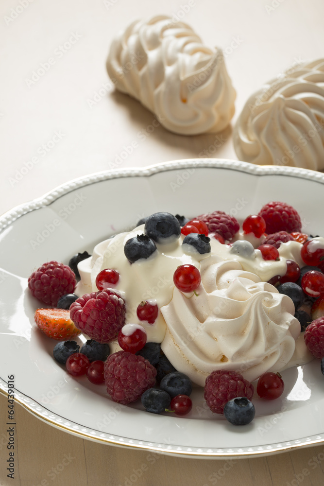 Meringues with fresh berries Meringues with fresh berries