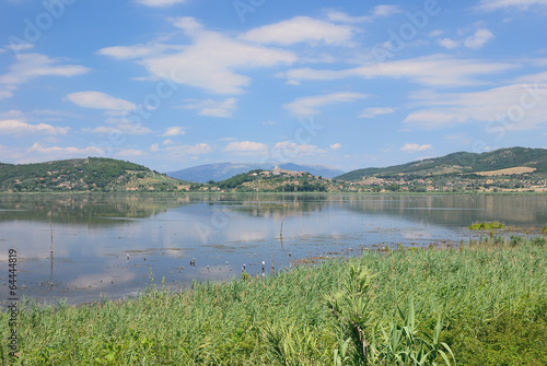 der berühmte Trasimenische See oder Trasimener See in Umbrien photo