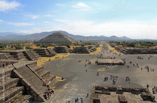 Pyramide du soleil  Teotihuacan dans la vall  e de Mexico