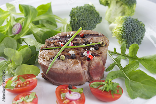 Foto Beef tournedos (tenderloin fillet steak)