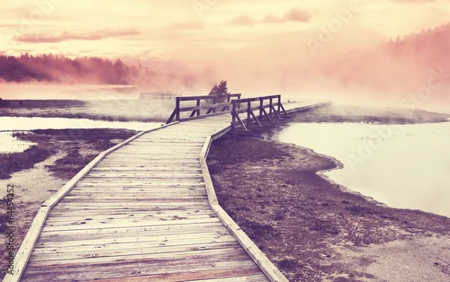 Obraz drewniany most między jeziorami