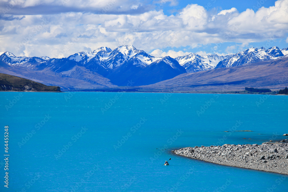 Naklejka premium Lake Tekapo and snow capped mountain, New Zealand