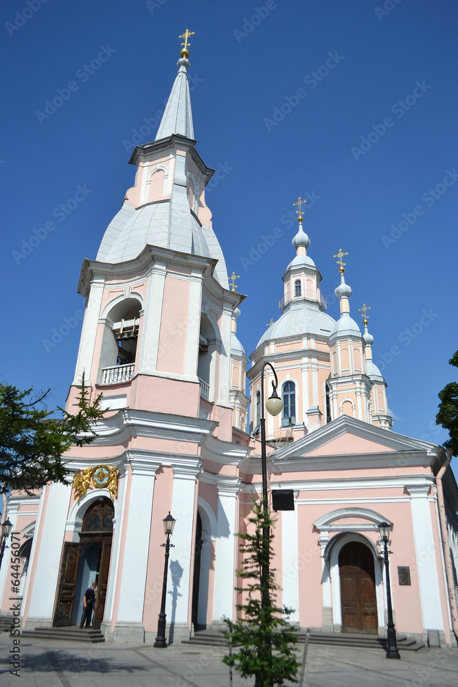 Fototapeta premium St. Andrew's cathedral in St. Petersburg