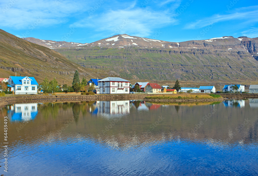 Fototapeta premium Beautiful small town Seydisfjordur on Eastern Iceland