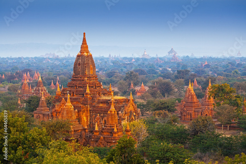 temples in Bagan, Myanmar © SANCHAI