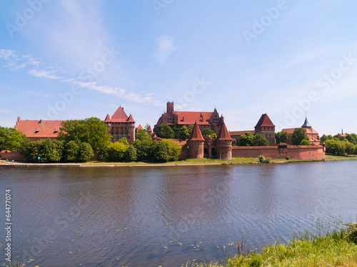 medieval castle in Malbork © neirfy