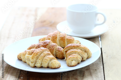 croissant and coffee