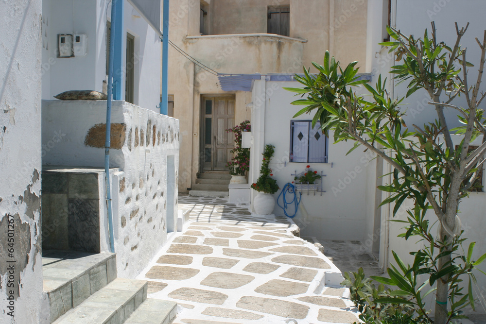Fototapeta premium Back Street Alley Naoussa Cyclades Grece 09