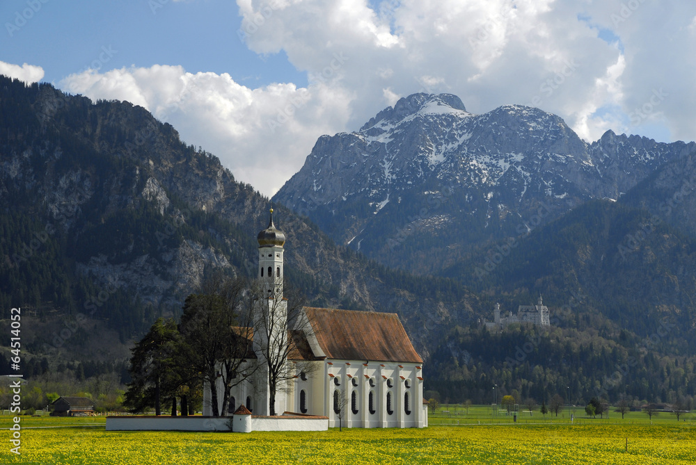 Kapelle St.Coloman vor Allgäuer Berge, Schwangau - obrazy, fototapety, plakaty 