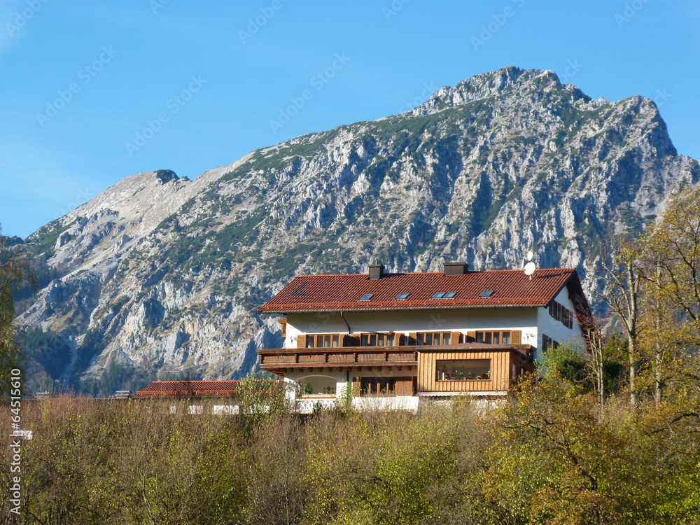 Haus nahe der Alpen