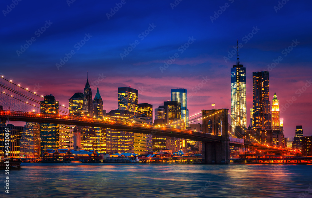 Fototapeta premium Manhattan with lights and reflections