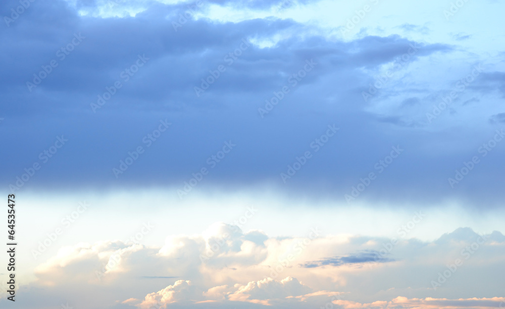Obraz premium Clouds at evening