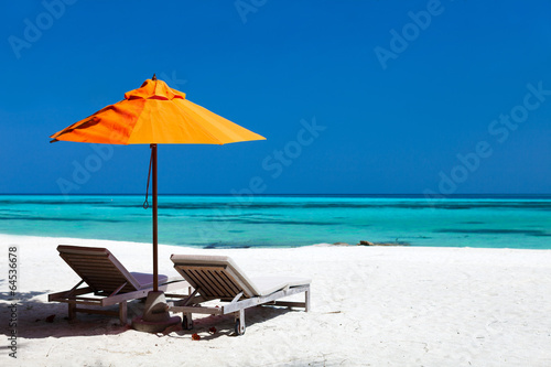 Fototapeta Naklejka Na Ścianę i Meble -  Idyllic tropical beach at Maldives