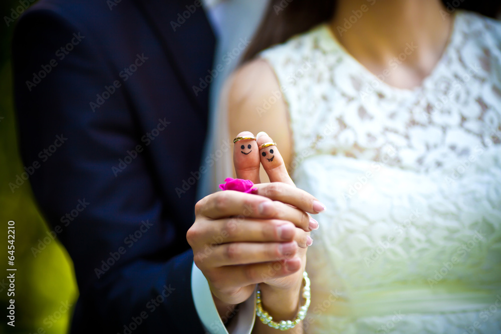 два кольца на пальцах Stock Photo | Adobe Stock