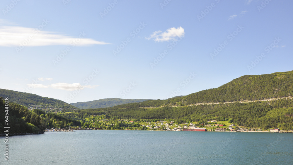 Laerdalsfjord, Laerdal, Kaupanger, Bucht, Sommer, Norwegen Laerdalsfjord, Laerdal, Kaupanger, Bucht, Sommer, Norwegen
