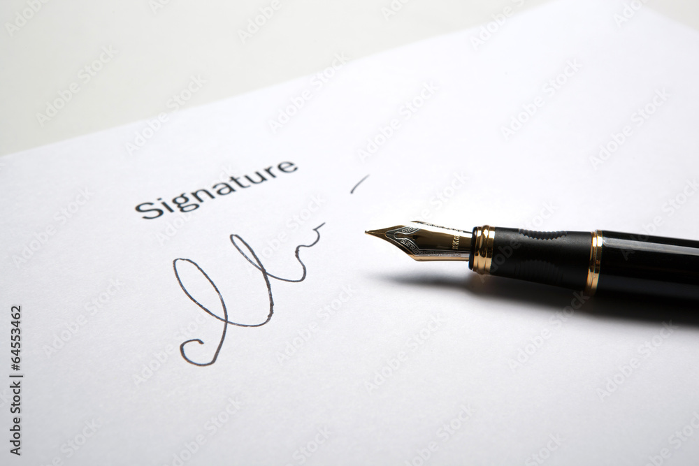 Fototapeta premium fountain pen and signature