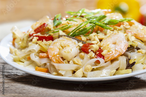 Pasta with shrimps and mushrooms