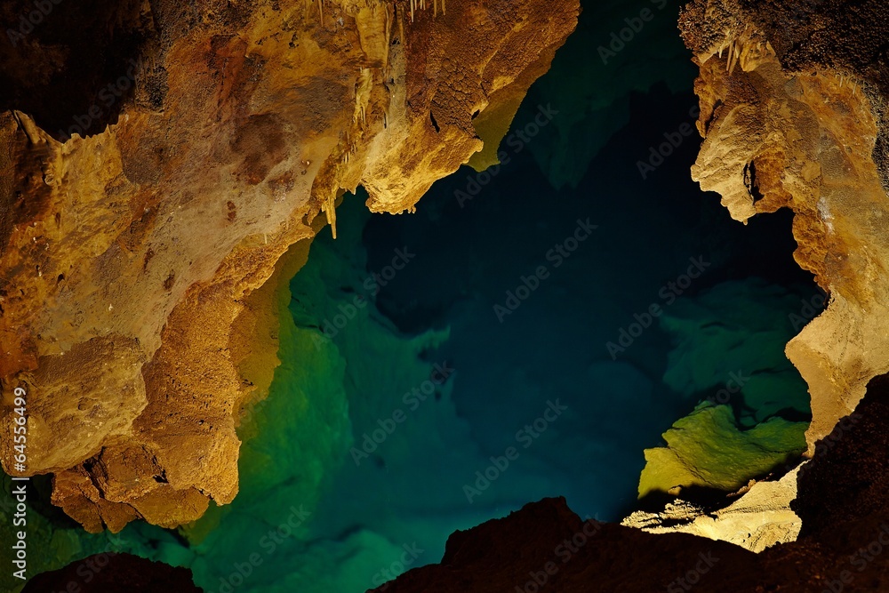 Naklejka premium Limestone Cave