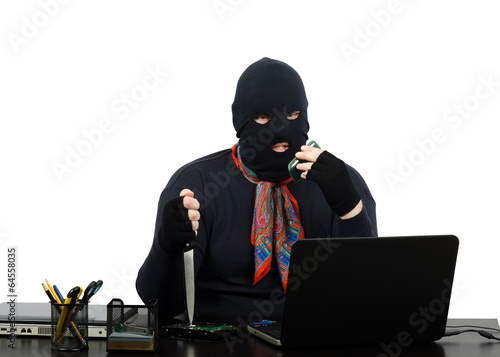Robber threatening by cell phone