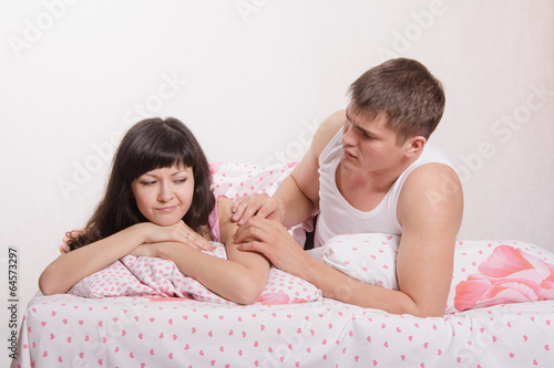 Billede på lærred Girl does not want to make love with a guy