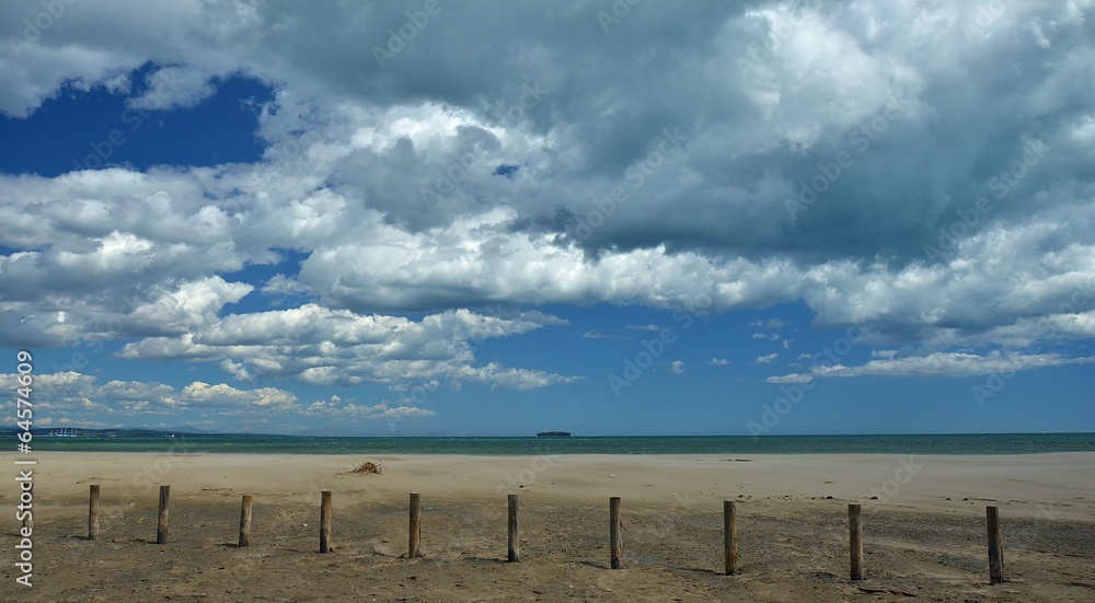 Fototapeta premium PLAGE MEDITERRANEENNE AU PRINTEMPS