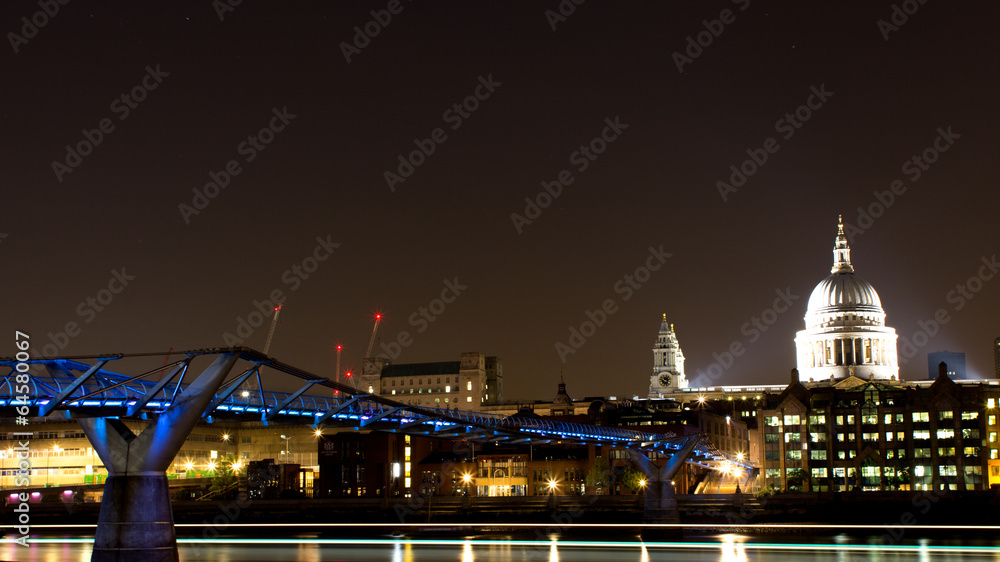 Obraz na plátne millenium bridge and saint paul