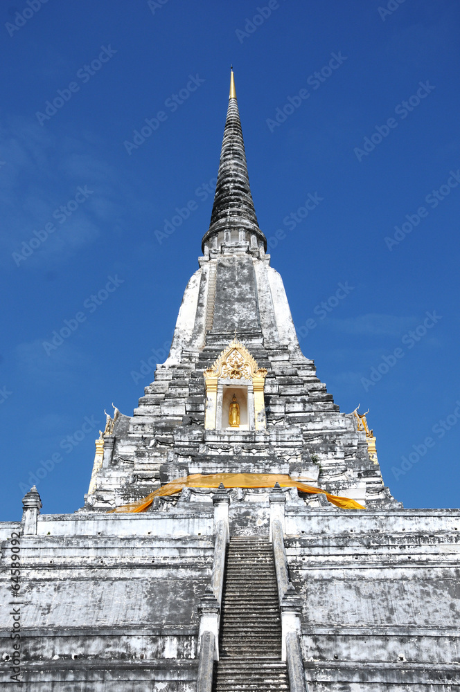 Fototapeta premium Wat Phukhao Thong, temple in Ayutthaya , Thailand