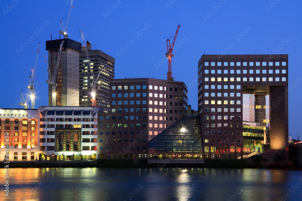 Naklejka premium Office buildings at Southbank at dusk.