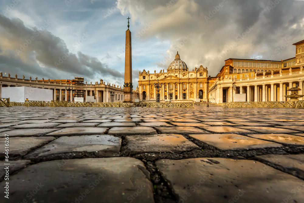 Fototapeta premium Saint Peter Square and Saint Peter Basilica in the Morning, Vati