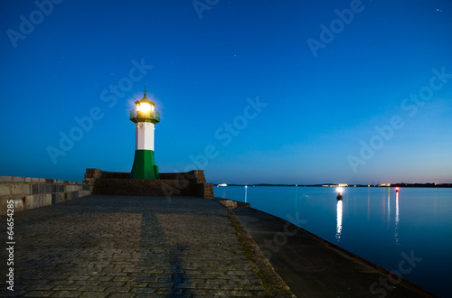 Leuchtturm bei Nacht