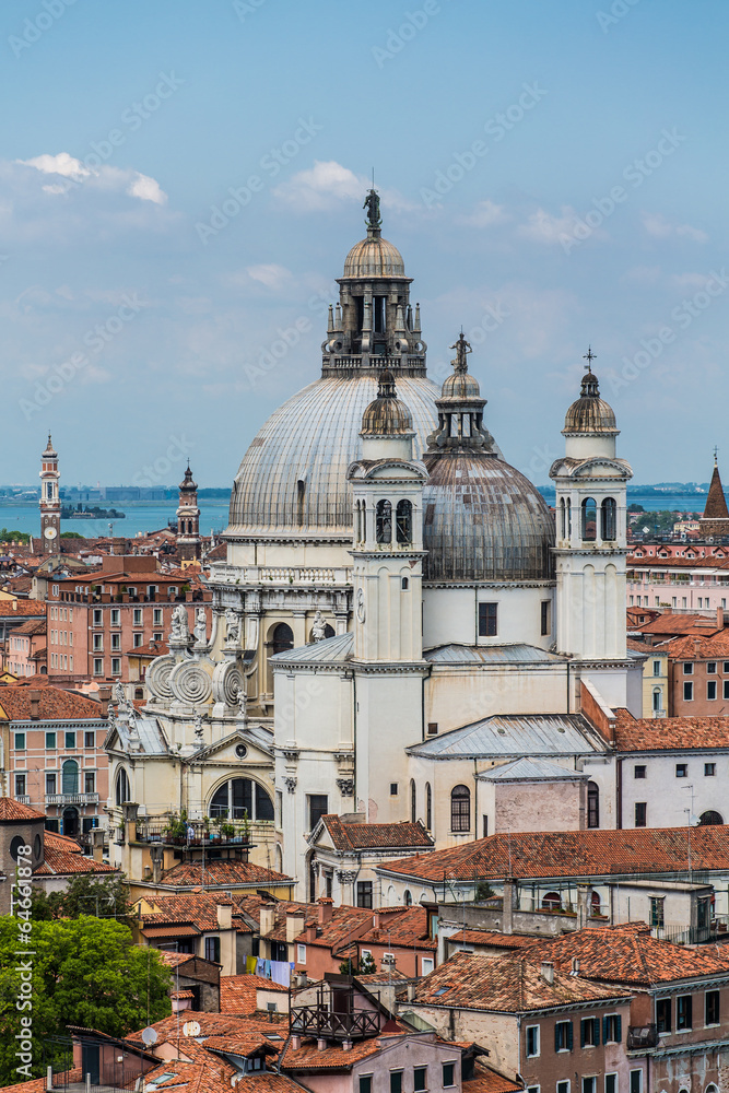 Fototapeta premium Weneckie kopuły kościoła