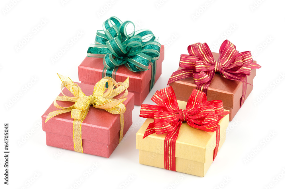 Fototapeta premium Gift box isolated white background
