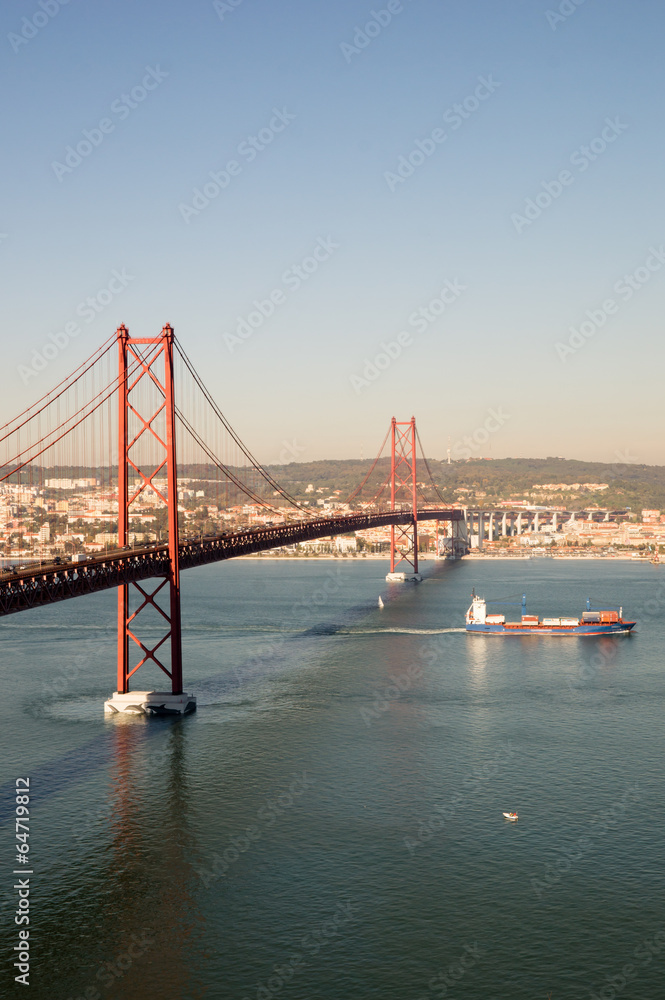 Fototapeta premium 25th April Bridge, Lisbon, Portugal