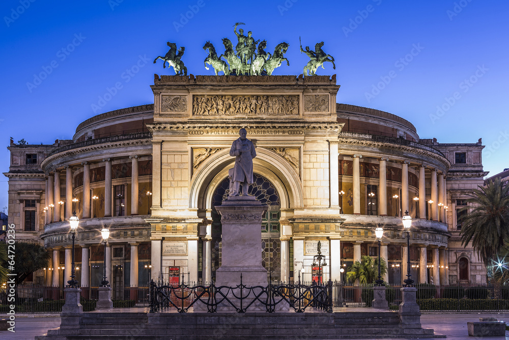 Fototapeta premium politeama theatre