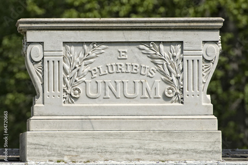 e pluribus unum inscription