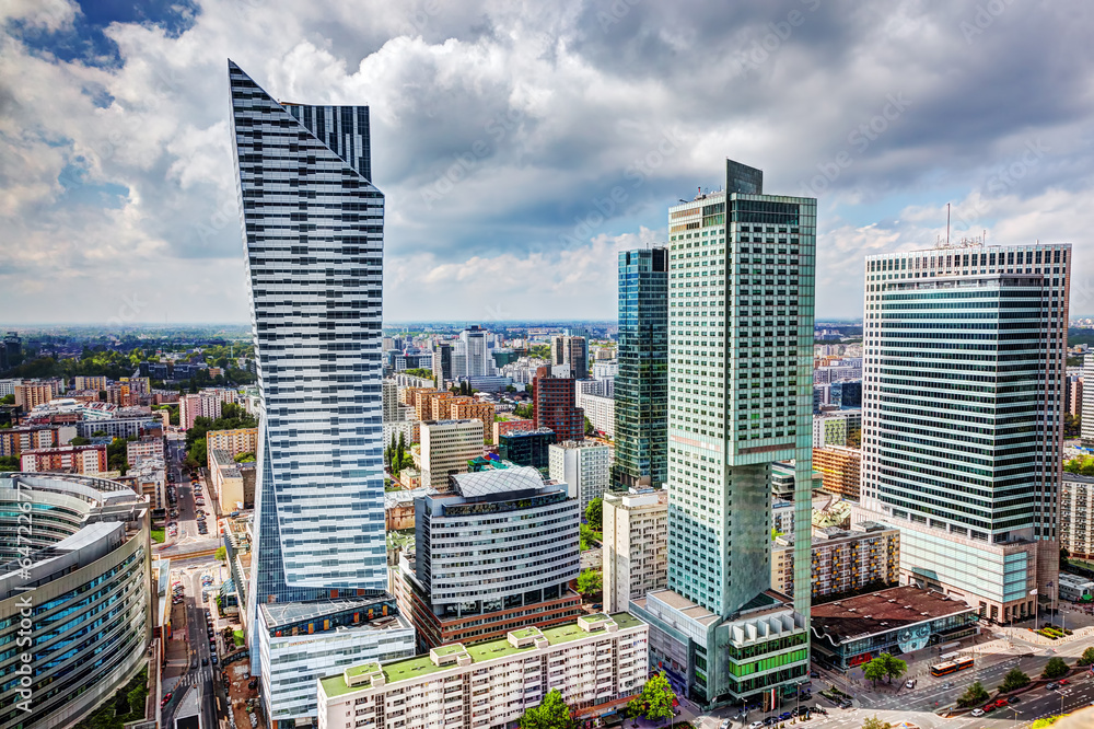 Obraz premium Warszawa, Polska. Wieżowce biznesowe Śródmieście, centrum miasta