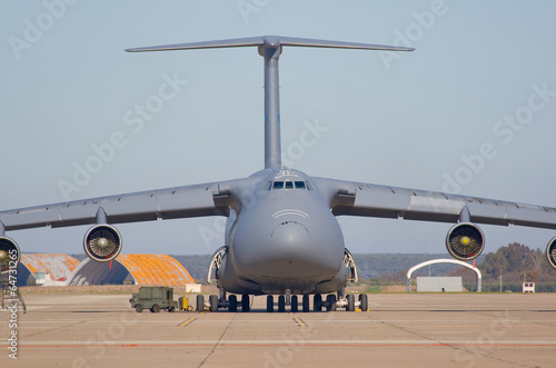 Konstfotografi Transporting airplane